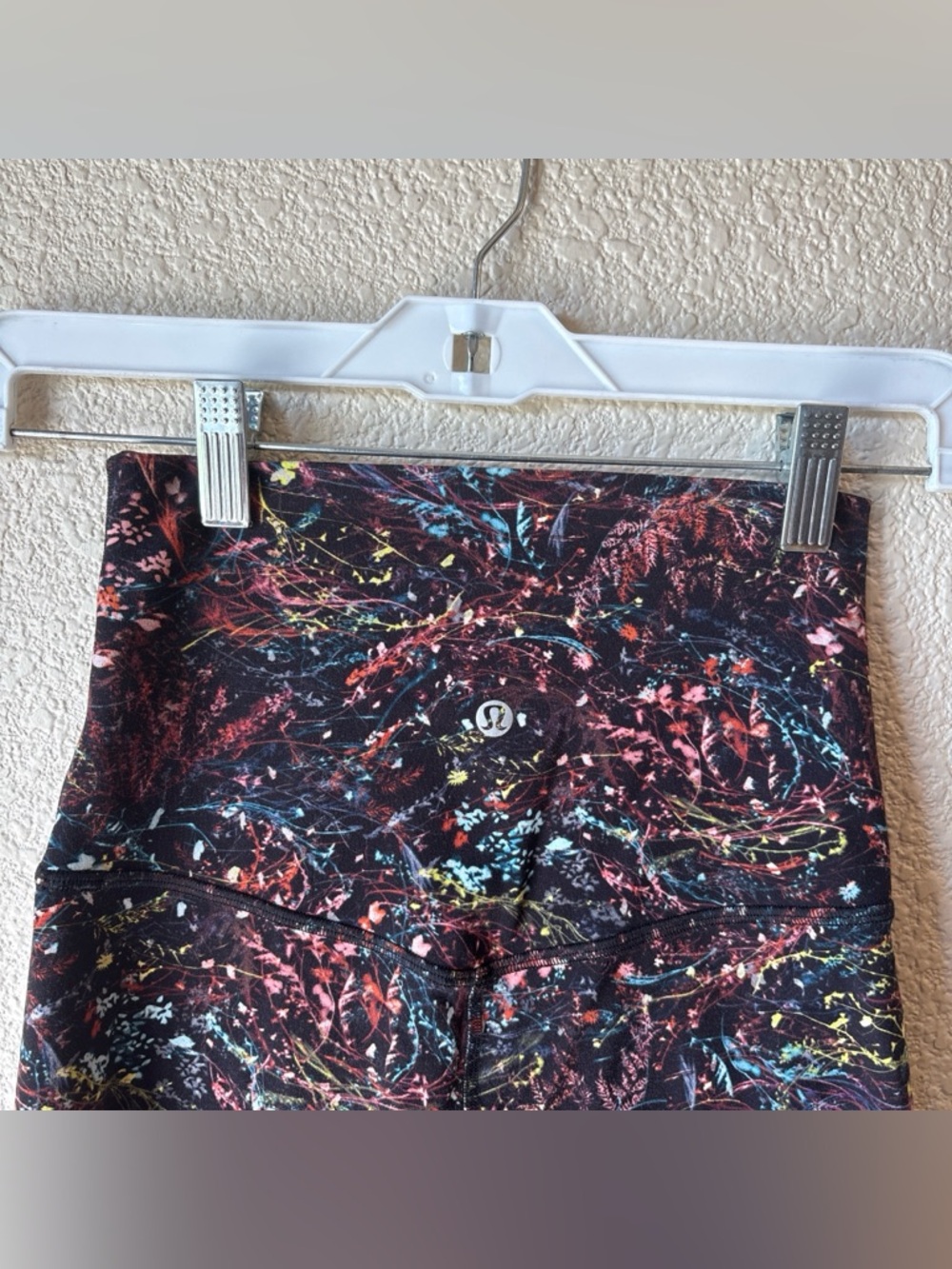 Lululemon Align Super High Rise Short *10"
Foliage Overlay Multi Size 4
